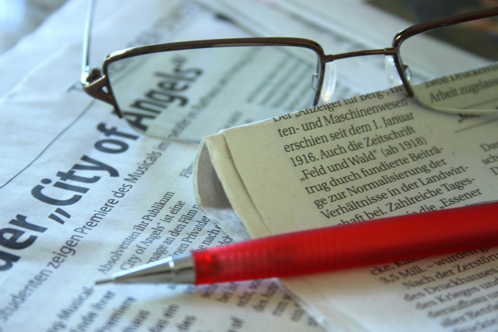 Don't Judge Others with a Narrow Perspective! If an Interviewee Answers Off-Topic, It's Absolutely Because the Journalist's Questioning Technique Isn't Refined Yet